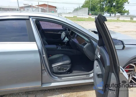 2015 Hyundai Genesis 3.8 from USA, damaged, VIN KMHGN4JE4FU100360